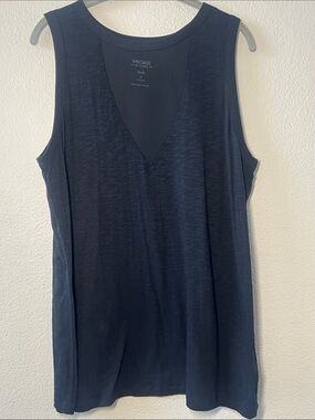 torrid Black V-Neck Tank Top